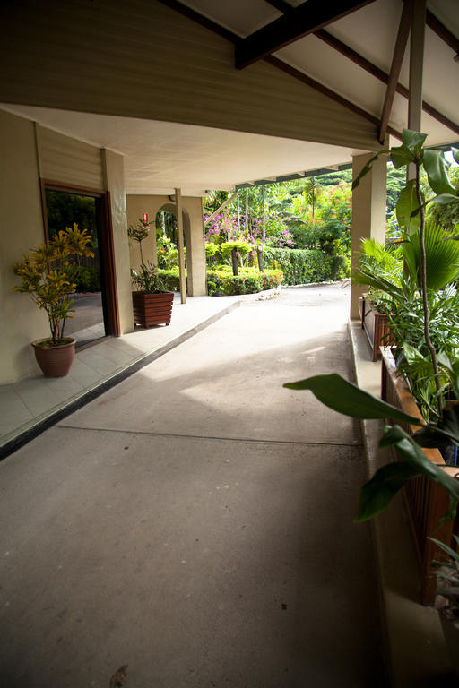 Coastwatchers Hotel Madang Exterior photo