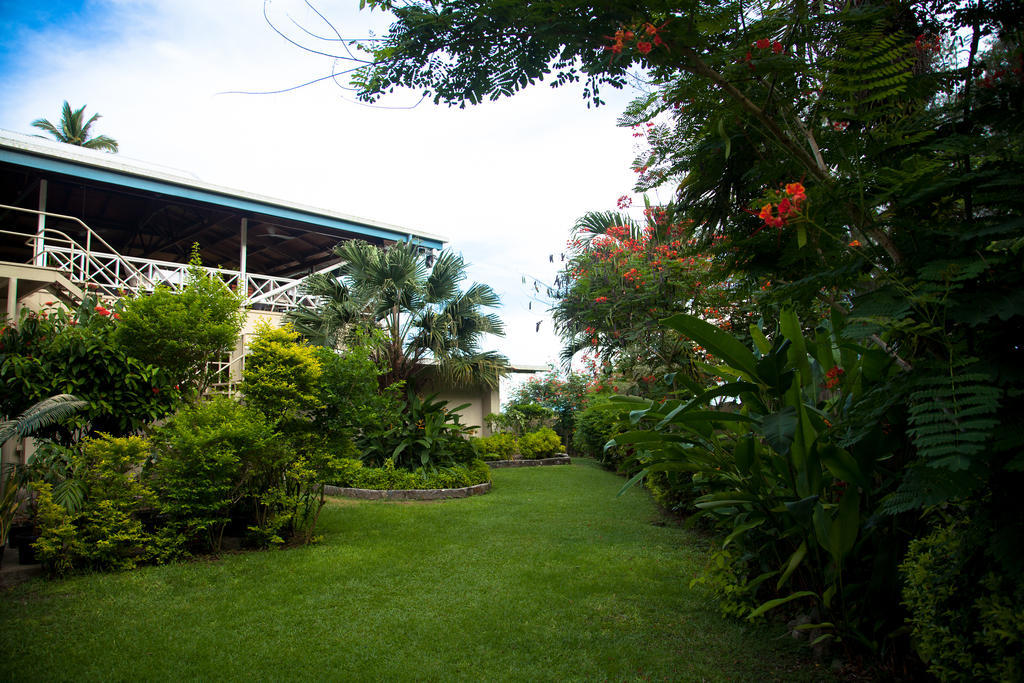 Coastwatchers Hotel Madang Exterior photo