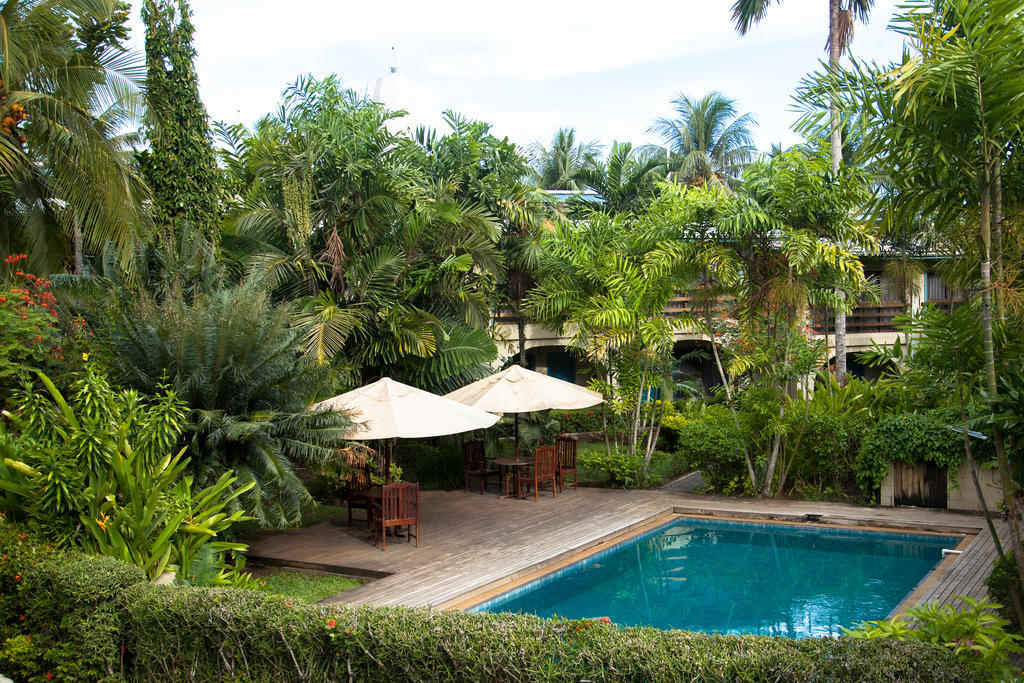 Coastwatchers Hotel Madang Exterior photo