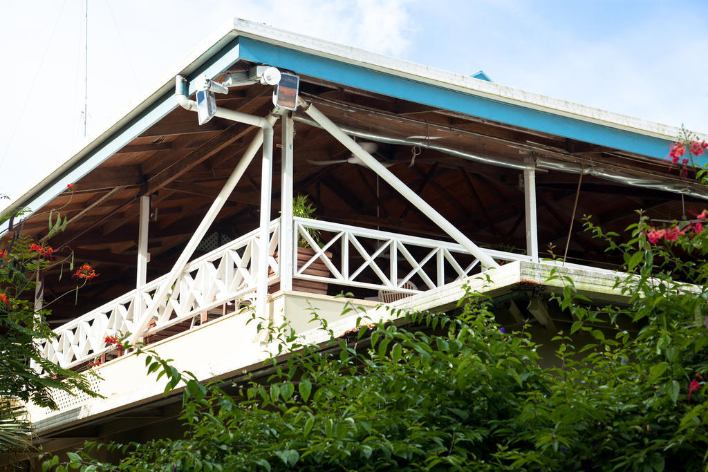 Coastwatchers Hotel Madang Exterior photo